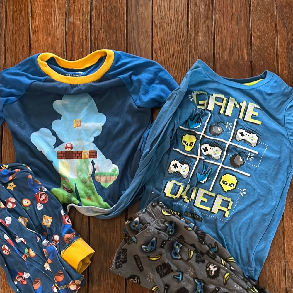 Boys gaming Mario Pajamas size 6 7 lot
